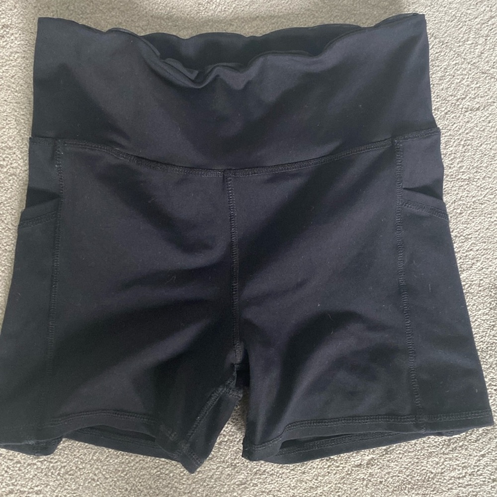 Mono B Essential Sweetheart Highwaist Shorts